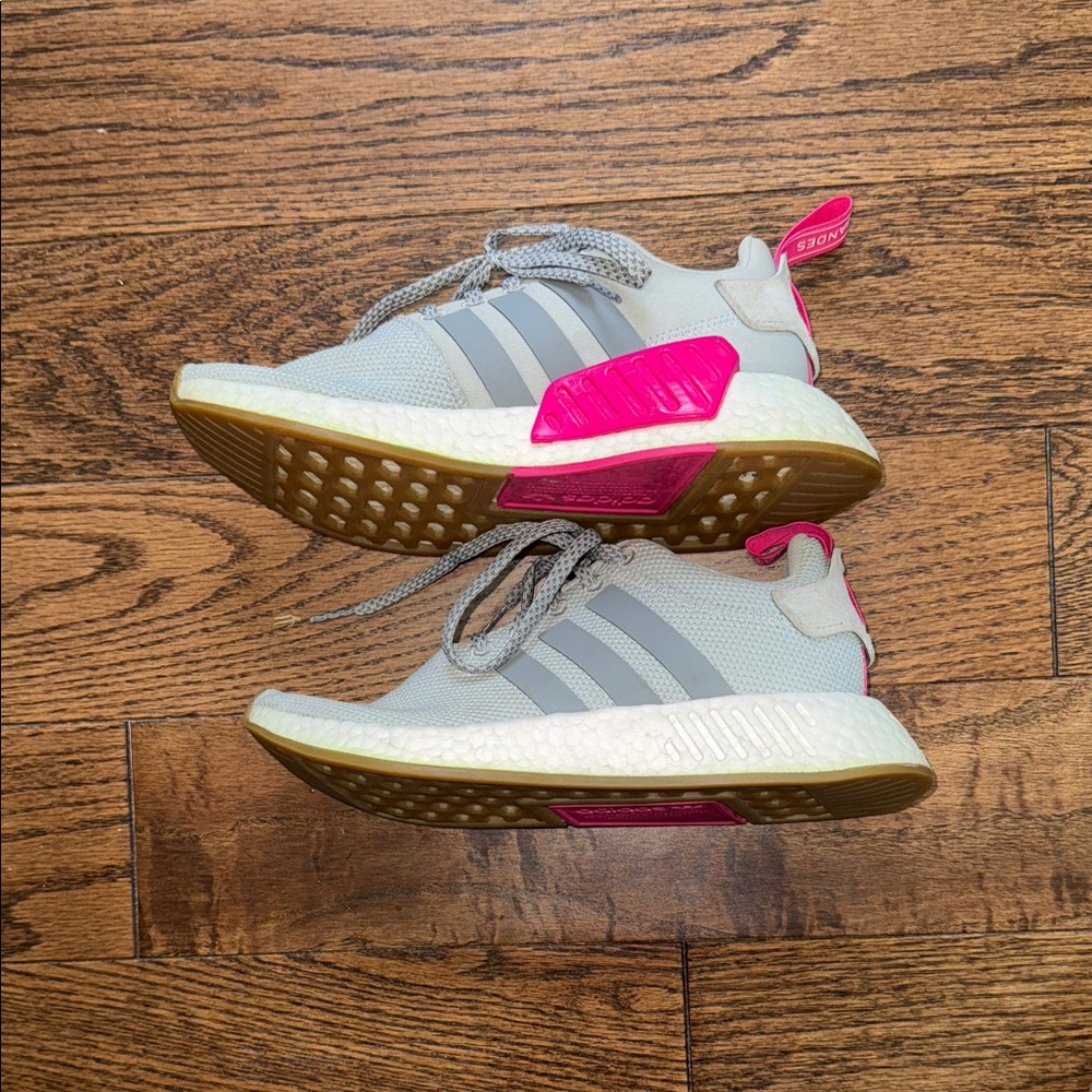 Adidas Women's Sneakers in Gray and Pink